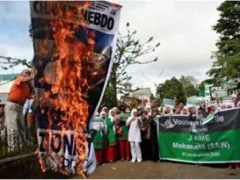 Charlie Hebdo paçavrasına tepkiler yağıyor