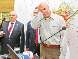 Yasakçı profesöre yeni başörtüsü davası
