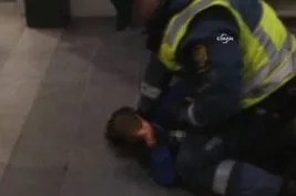 İsveç’te Müslüman çocuklara güvenlikçi dayağı