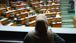 Hakim başörtülü kadının davasına bakmadı