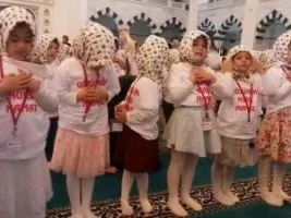 Bin 84 çocuk namaz için buluştu