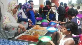 İHH Arakanlı mültecilerin imdadına yetişti