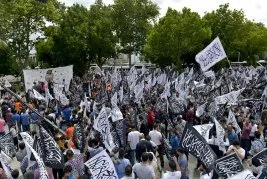 Hizb-ut Tahrir üyeleri Hilafet için yürüdü