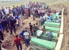 PKK’nın katlettiği 13 köylü yan yana defnedildi