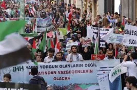 Onbinlerce kişi ‘Özgür Kudüs’ için yürüdü