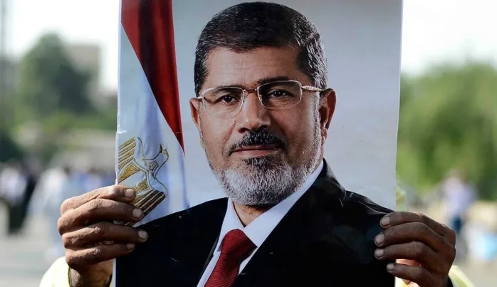 Mursi hakkındaki müebbet hapis cezası bozuldu