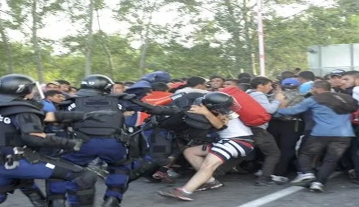 Macar polisine taş atan Suriyeliye 10 yıl hapis!