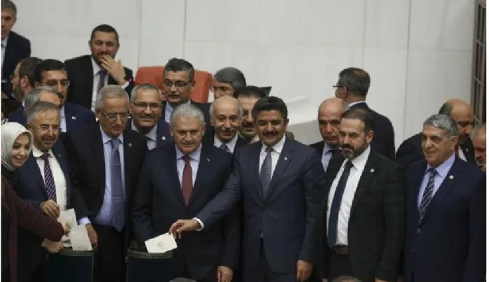 Başbakan Binali Yıldırım, “ilk 4 madde” konusunda böyle efelendi