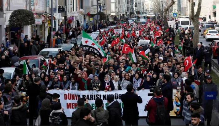 Fatih’te “Hepimiz Meryemiz” yürüyüşü