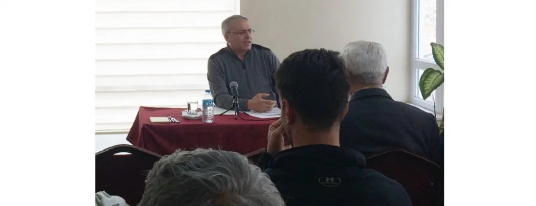 “Tıp eğitiminin sponsoru bile küresel ilaç şirketleri”