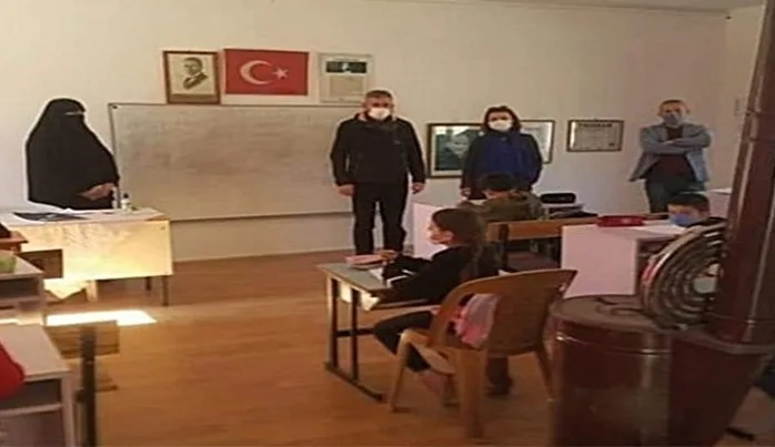 Kemalist azgınların ihbarıyla çarşaflı hanıma soruşturma