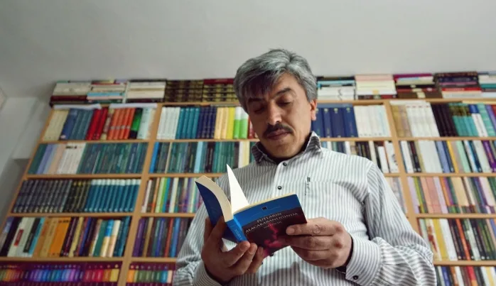 Rufi Tiryaki: Kitap okumayı, mevcut dünya işleyişine karşı durma ameli olarak görüyorum