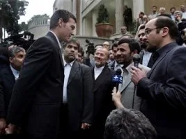 <STRONG>Ahmedinejad: “Askerler hediyemiz olsun”</STRONG>
