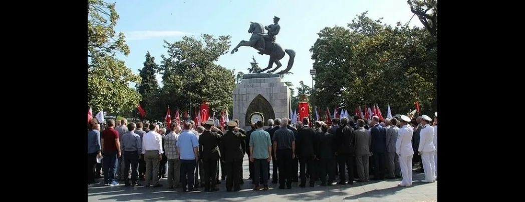 Bir putperestlik biçimi olarak saygı duruşu (VİDEO)