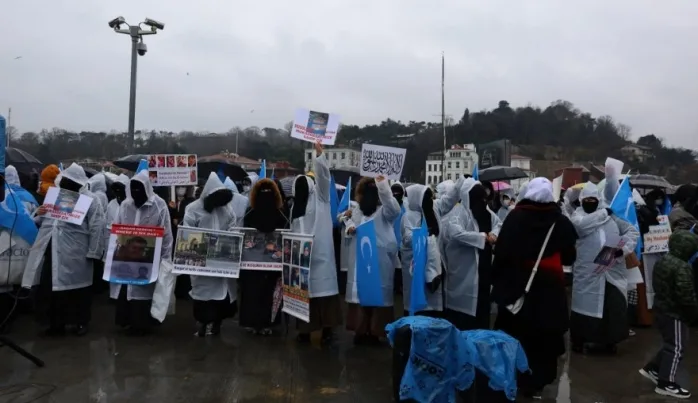 Doğu Türkistanlılar "İslam’ı Çinleştirme' çalışmalarını protesto etti