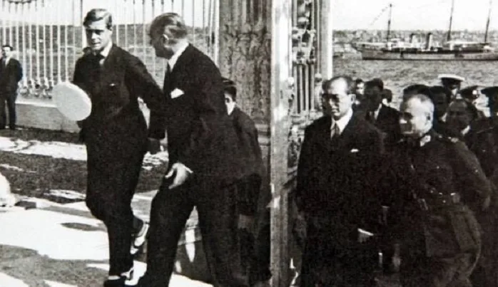 Kemal Tahir: İngilizler, Vahdettin’i değil Mustafa Kemal’i destekledi