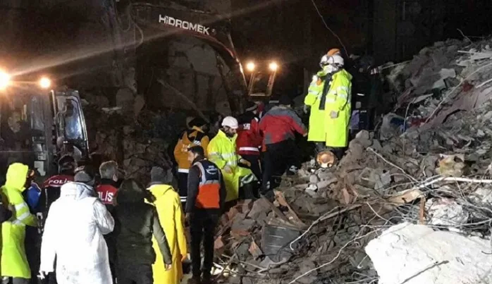 Depremde hayatını kaybedenlerin resmi sayısı 3 bini geçti