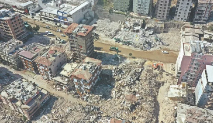 Deprem mi yıkıcı, insan mı?