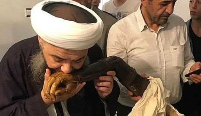 İblisin cübbelisi
