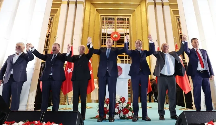 Seçimler Bitti, Kazanan Kim?