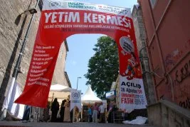 İHH’nın yetim kermesi açıldı
