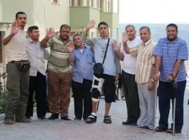 <P align=justify><FONT face=Verdana size=2><STRONG>Yaralı Filistinlilere şefkat, ha?</STRONG></FONT></P>