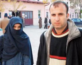 Refakatçisi başörtülü diye yaşlı hastaya eziyet