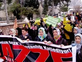 Tokat, Gazze için ayakta: “Gazze’yi görmek için ışıkları söndürün”