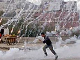 Soykırım çetesi fosfor bombası kullanıyor