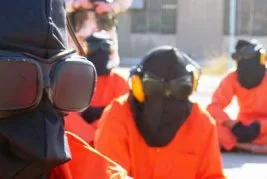 Guantanamo&nbsp;gardiyanı: Namazla dalga geçerdik
