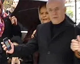 Hürriyetçileri “Fatiha krizi”nden iPhone kurtardı!