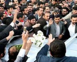“İsviçre Fatihi” Ahmedinejad’a coşkulu karşılama