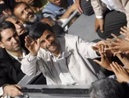 İran halkı Ahmedinejad’dan vazgeçmedi