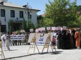 <STRONG>Önce tesettür, şimdi de Ramazan aslından koparılıyor</STRONG>