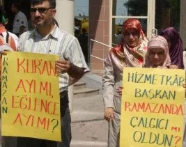 “Ramazan karnaval ayı değil” eylemi