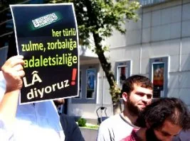 <P class=MsoNormal style=“MARGIN: 0cm 0cm 0pt”><B style=“mso-bidi-font-weight: normal”><SPAN style=“FONT-SIZE: 20pt; FONT-FAMILY: 'Times New Roman'”><FONT face=Arial><FONT size=2>Sakarya: İfsada karşı toplumsal mücadele şart<?xml:namespace prefix 