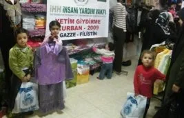İHH, Gazzeli yetimleri sevindirdi