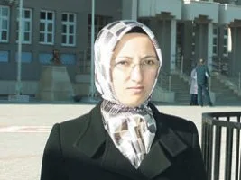 Milli Eğitim Müdürü, başörtülü veliyi toplantıya almadı
