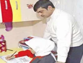 Sürgün kararı kalktı, Ece başörtüsüyle okula girdi