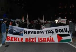 Bir yıl sonra bu kez Mısır Konsolosluğu ablukada