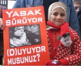 Başörtülüye zulüm sürüyor