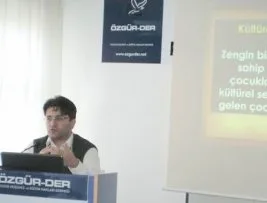 “Okullarda çocuklara otoriteye gözü kapalı itaat öğretiliyor”