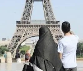 Fransa Danıştayı çarşaf yasağına geçit vermedi