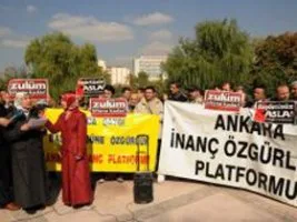 İzzetimizi kaybettirecek bir siyasetin parçası olmayacağız!