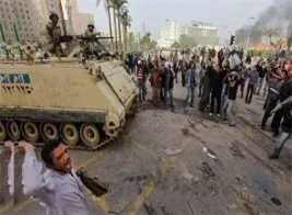 Mısır Ordusu, Tahrir’e müdahaleye mi hazırlanıyor?