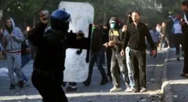 Cezayir’de de halk sokakta, Ali Belhac da meydanda