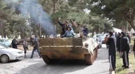 Kaddafi’nin son kalesine taarruz hazırlığı