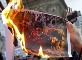 Kaddafi bir kenti geri aldı, ABD işgal için fırsat kolluyor