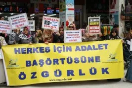 Başörtülüleri sınavdan atan eğitimci AKP adayı