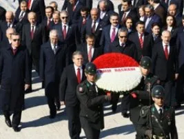 Rejimin tüm renkleri bu kez Anıtkabir’deydi